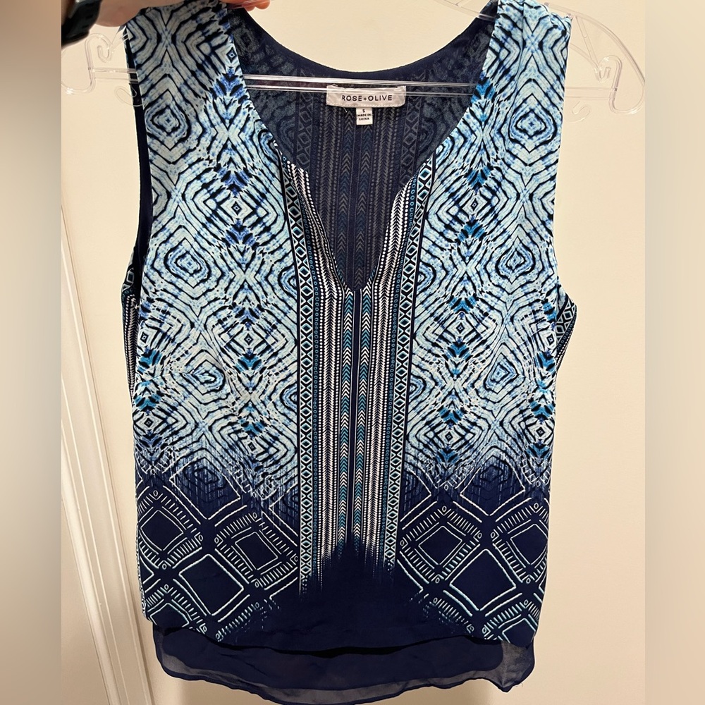 Women’s blue top